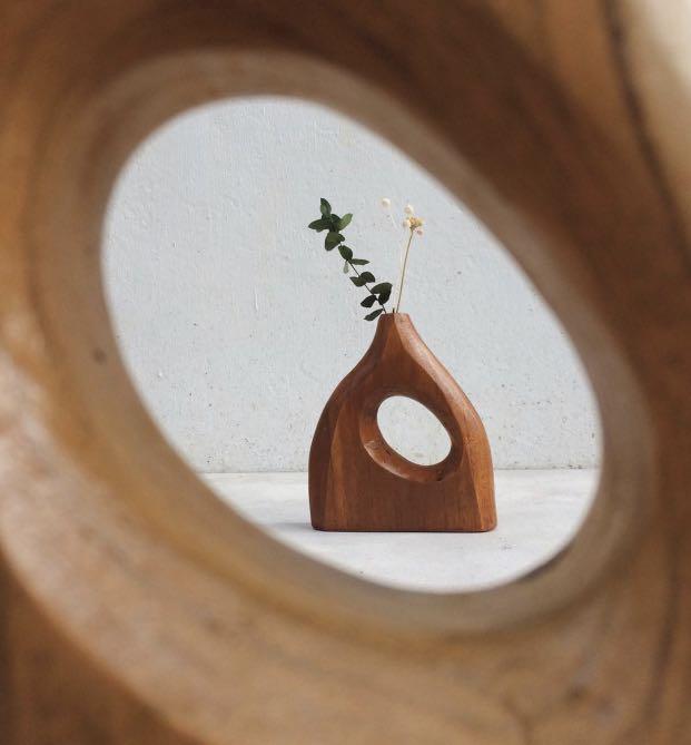 Lamba Brown Wooden Vase